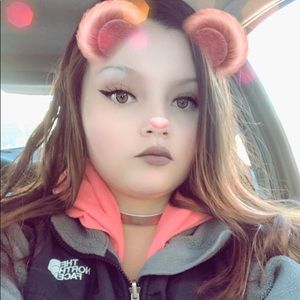 Meet your Posher, Yessenia